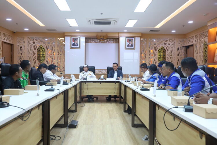 Terima Aspirasi Buruh, Gubernur Kaltara Dorong Pembentukan PHI