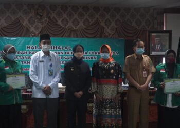 Bupati Laura dan Forkopimda Halal Bihalal Bersama Masyarakat Secara Virtual
