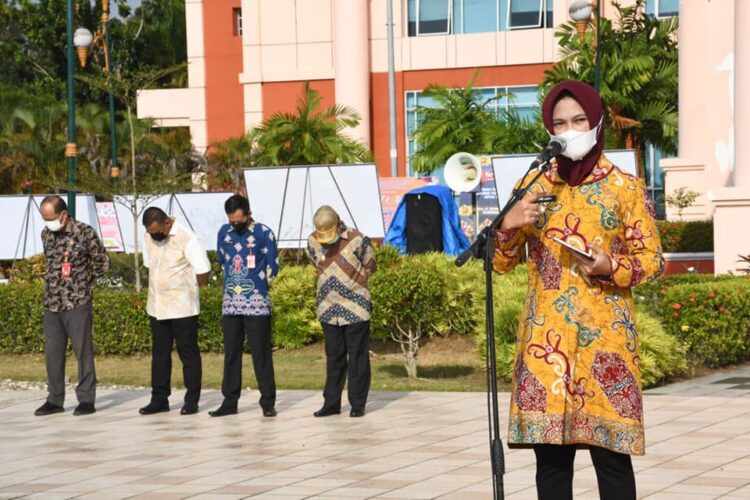 Hari Pertama Kerja, Bupati Laura dan Wakil Bupati Hanafiah Apel Pagi Bersama Kepala OPD