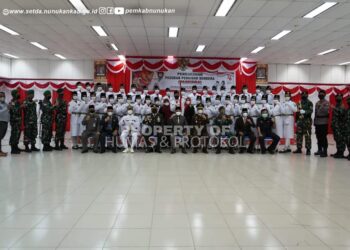 Bupati Laura Kukuhkan Anggota Paskibra HUT Kemerdekaan RI Ke – 76 Tahun 2021
