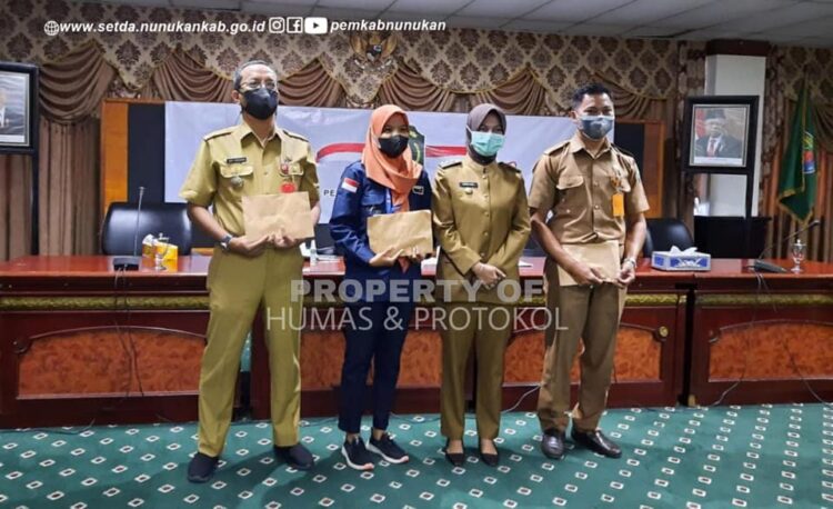 Lomba Puisi Diumumkan, Juara 1 Dinas Sosial, Juara 2 Dinas Perdagangan, Juara 3 BKAD