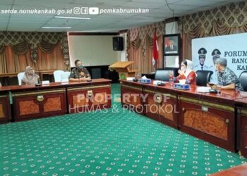 Bupati Apresiasi Perpustakaan Desa Sungai Nyamuk dan Diastri Arifin Maju Ke Tingkat Nasional