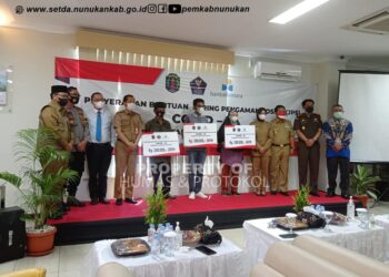 Bupati Nunukan Serahkan Bantuan Jaring Pengaman Sosial (JPS) Covid-19