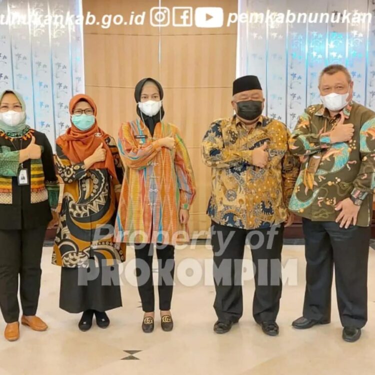 Bupati Laura Hadiri RUPS Lainnya BPD Kaltim Kaltara Membahas Perubahan Nomenklatur Direksi