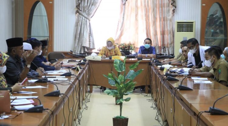 Begini Klarifikasi Direktur RSUD di Depan Pimpinan dan Anggota DPRD Nunukan.