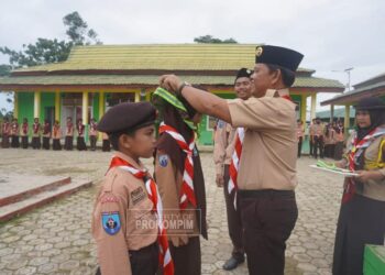 Anggota Saka Bahari Angkatan Ke 9 Lanal Nunukan Dilantik di Pantai Marina