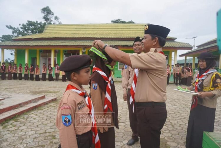 Anggota Saka Bahari Angkatan Ke 9 Lanal Nunukan Dilantik di Pantai Marina