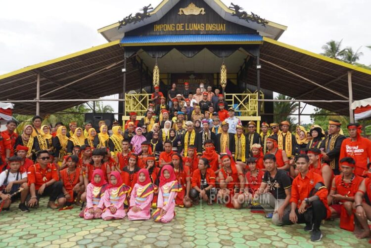 Pawai Karnaval Seni Budaya Masyarakat Adat Tidung Digelar, Wabup Hanafiah Ingatkan Pelestarian Adat dan Budaya