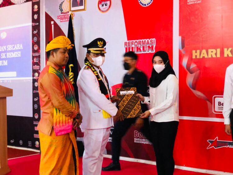 PEMBERIAN REMISI UMUM BAGI NARAPIDANA DAN ANAK DALAM RANGKA HARI KEMERDEKAAN RI KE- 77 TAHUN 2022 DI LAPAS NUNUKAN