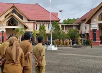 Pimpin Apel Pagi di Gadis 1, Bupati Laura Ingatkan tentang Kinerja Pegawai
