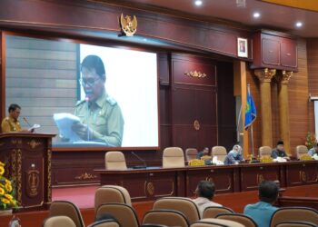Rapat Paripurna di DPRD, Wabup H. Hanafiah Sampaikan Jawaban Pemerintah Daerah terhadap Pandangan Umum Fraksi-Fraksi DPRD atas Nota Pengantar Bupati Nunukan terhadap Raperda tentang Laporan Pertanggungjawaban Pelaksanaan APBD T.A 2022