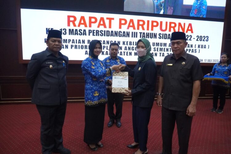 Bersama Wakil Bupati Nunukan, Bupati Nunukan Menyampaikan Rancangan KUA dan PPAS Anggaran Pendapatan dan Belanja Daerah Nunukan TA. 2024