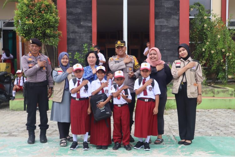 Kapolres Nunukan Peduli Anak-anak Yang Putus Sekolah di Perbatasan