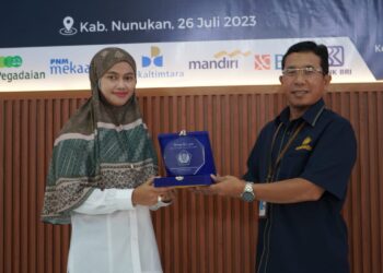 Buka Pelatihan dan Bazar UMKM, Bupati Laura Minta Masyarakat Support UMKM Supaya Bisa Naik Kelas