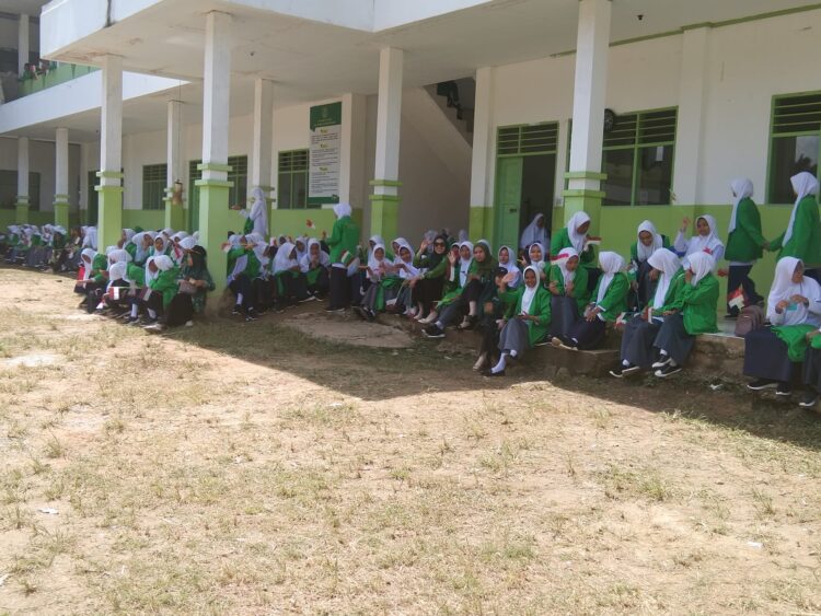 Ratusan Santri As’Adiyah Bersiap Sambut Kedatangan Wapres Maruf Amin