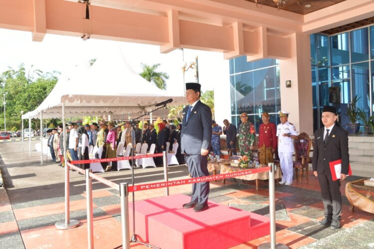 Mendengar Pidato Menteri Nadiem Hingga Berjepen Kolosal, Meriahnya Peringatan Hari Pendidikan Nasional di Halaman Kantor Bupati Nunukan