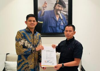 Partai Nasdem Serahkan formulir model B1KWK Kepada Pasangan Bakal Calon Bupati dan Wakil Bupati Nunukan, Andi Akbar dan Serfianus.