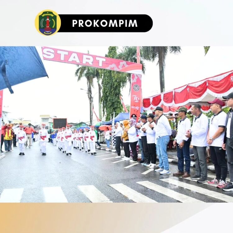 Rangkaian HUT Kabupaten Nunukan ke 25, Hujan Deras Tak Menyurutkan Semangat Peserta Lomba Gerak Jalan