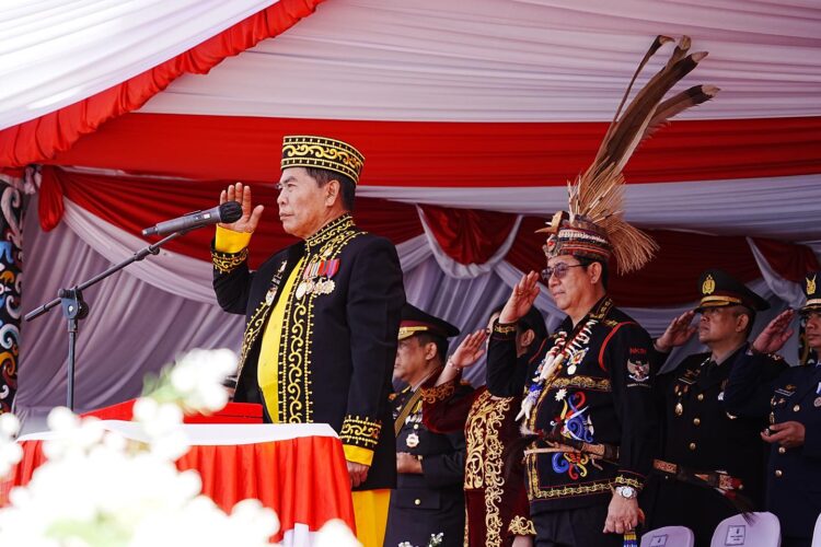 Peringati Hari Ulang Tahun (HUT) ke-79 Republik Indonesia Zainal Paliwang Bertindak Selaku Inspektur Upacara