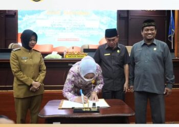 Rapat Paripurna ke 19 dan 20 Masa Sidang III Tahun Sidang 2023-2024  DPRD  Persetujuan Raperda Perubahan APBD T.A 2024 dan Nota Kesepakatan  Pemerintah Daerah dan DPRD terhadap Rancangan KUA dan Rancangan PPAS APBD  T.A 2025.
