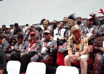 Kontingen PON Kaltara Tampil Menggunakan Pakaian dan Aksesoris Khas Kaltara