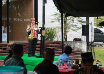 Wagub Ingkong Ala Hadiri Silaturahmi Pangdam VI/Mlw Bersama Tokoh Adat Dayak