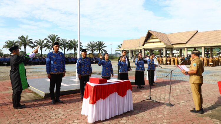 Lantik Pejabat Fungsional dan PPPK Gubernur Minta ASN Aplikasikan Nilai BerAKHLAK