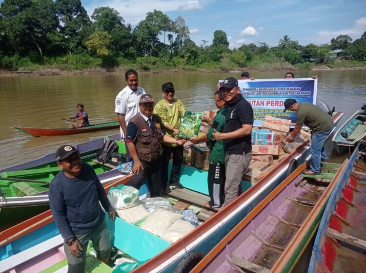 Wakil Bupati Nunukan Launching Perdana SOA Barang Untuk Sungai di Wilayah Lumbis