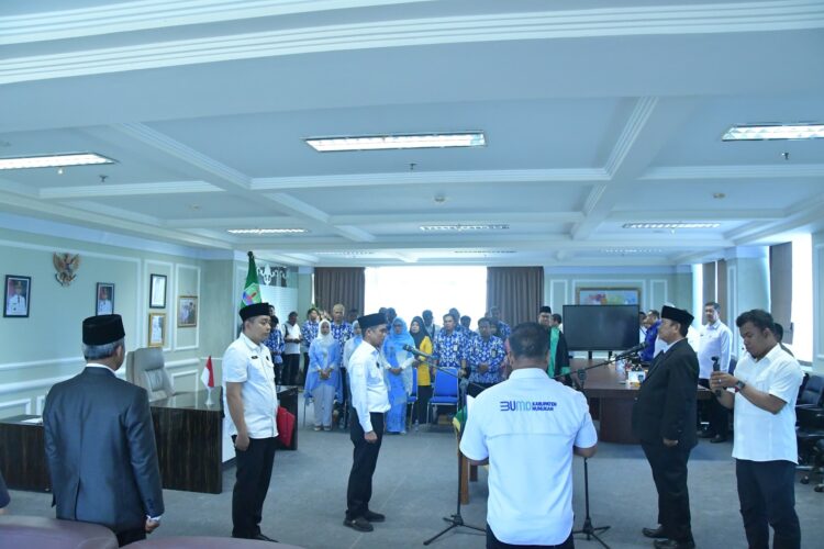 Bupati Nunukan Lantik Direktur Perumda Air Minum Tirtataka Masa jabatan 2025 – 2030