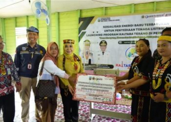 Hj. Rahmawati Resmi Luncurkan Program Kaltara Terang di Perbatasan Negeri