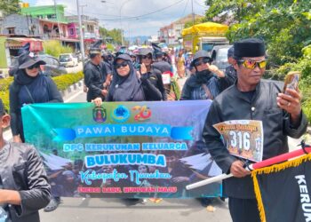 Budaya Kajang Meriahkan Pawai Hari Jadi ke-26 Kabupaten Nunukan