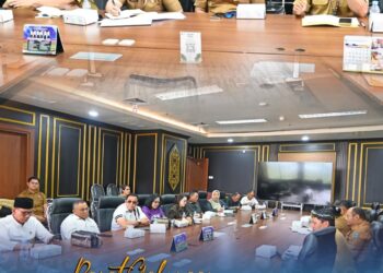 Rapat Gabungan Komisi DPRD Kaltara Bahas Kekurangan Dana Bagi Hasil