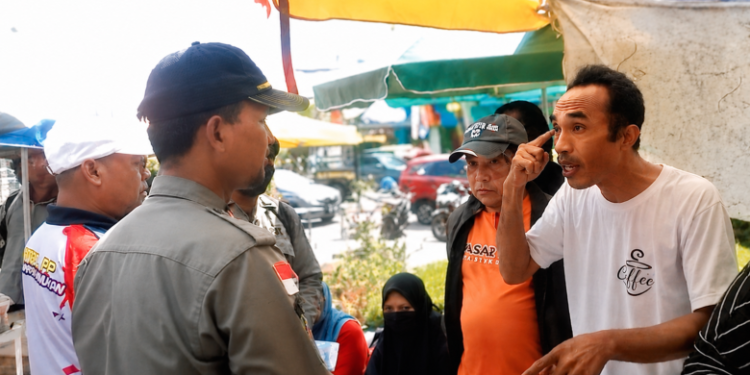 PKL Alun-alun Nunukan Bersitegang dengan Satpol PP