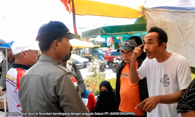 PKL Alun-alun Nunukan Bersitegang dengan Satpol PP