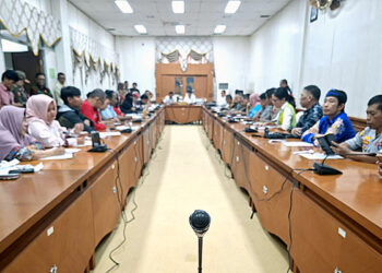 Para PKL Alun-Alun Tolak Direlokasi ke Tanah Merah