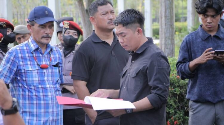 Ada Tujuh Tuntutan Buruh Disampaikan Mahasiswa Dalam Aksinya di DPRD Nunukan