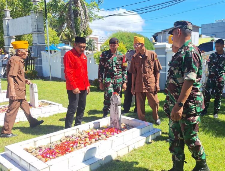 Ziarah Makam Pahlawan Perkuat Semangat Kebangsaan dan Kepedulian Sosial