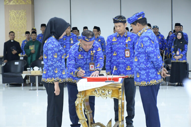 Gubernur Lantik 39 Pejabat Fungsional, Ingatkan Jabatan Adalah Amanah